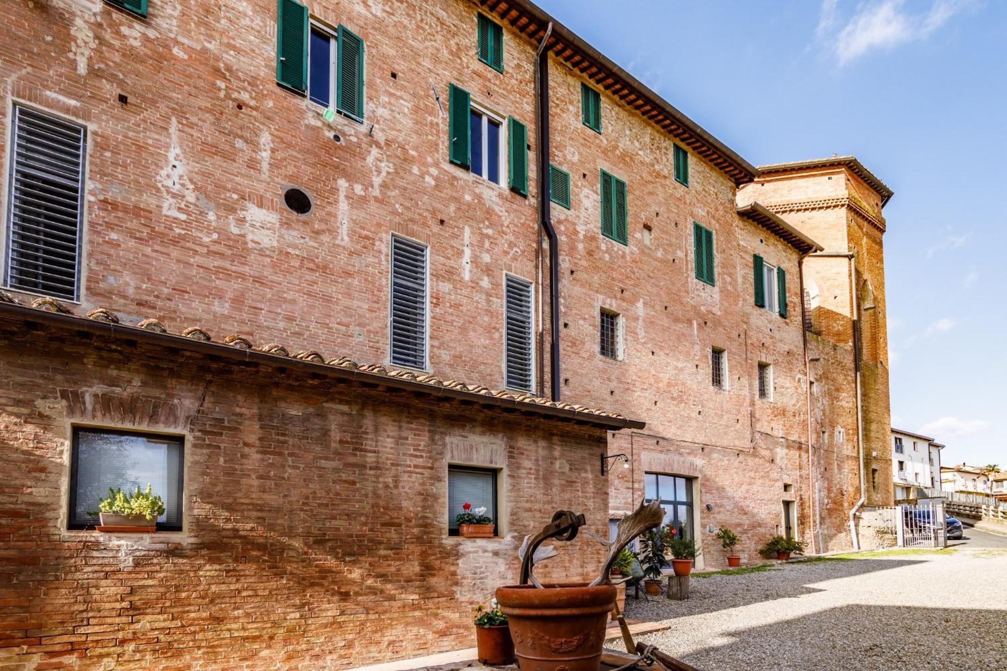 Porta Romana Elegant Apartments With Private Parking! Siena Eksteriør billede