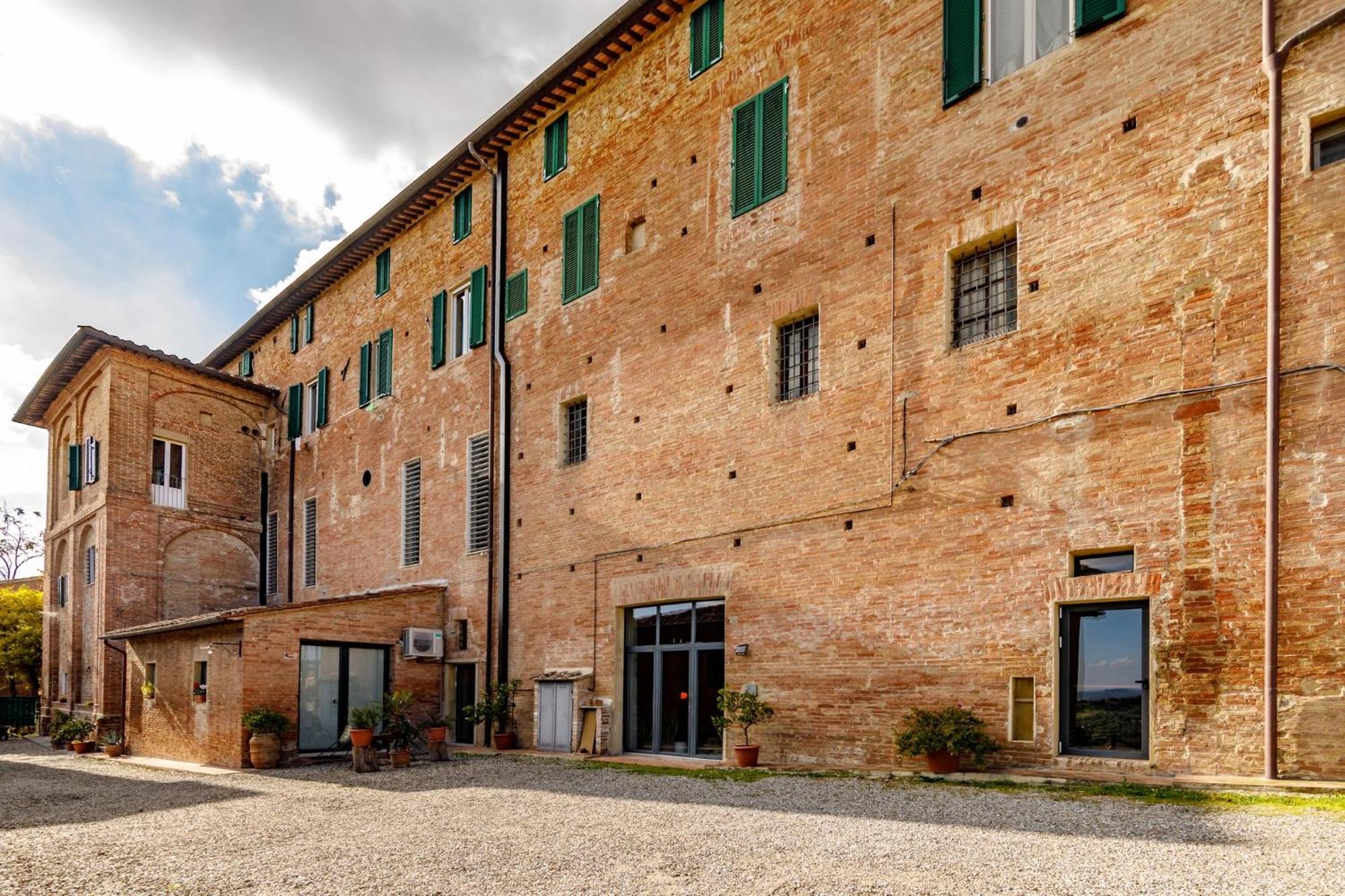 Porta Romana Elegant Apartments With Private Parking! Siena Eksteriør billede